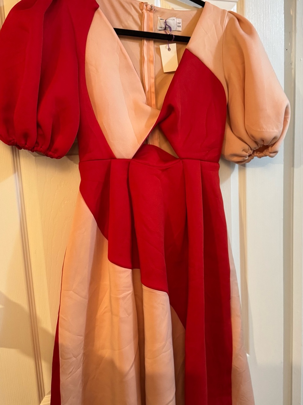 Elegant Red & Blush Puff-Sleeve Midi Dress
